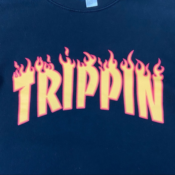 H&M “TRIPPIN” Flame Logo Men’s Skater Style Black Crewneck Sweatshirt Size M - Picture 2 of 4